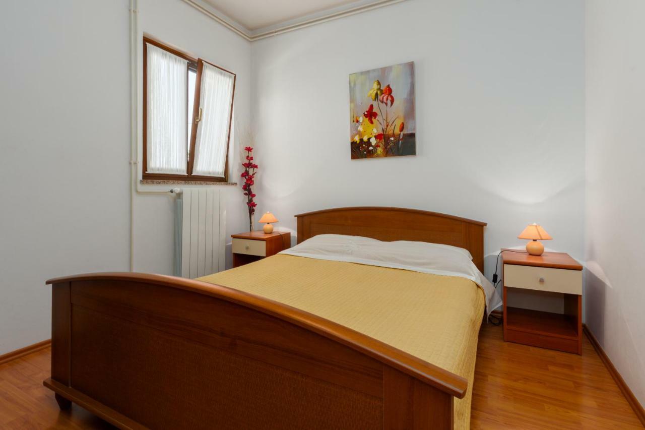 Apartment Softic Pula Bagian luar foto